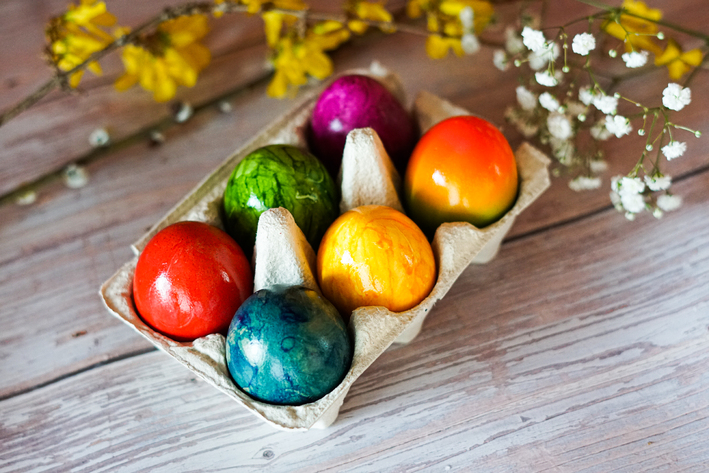 Naturalne farbowanie jaj