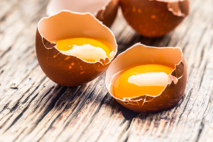 Dlaczego żółtko ma różne odcienie?